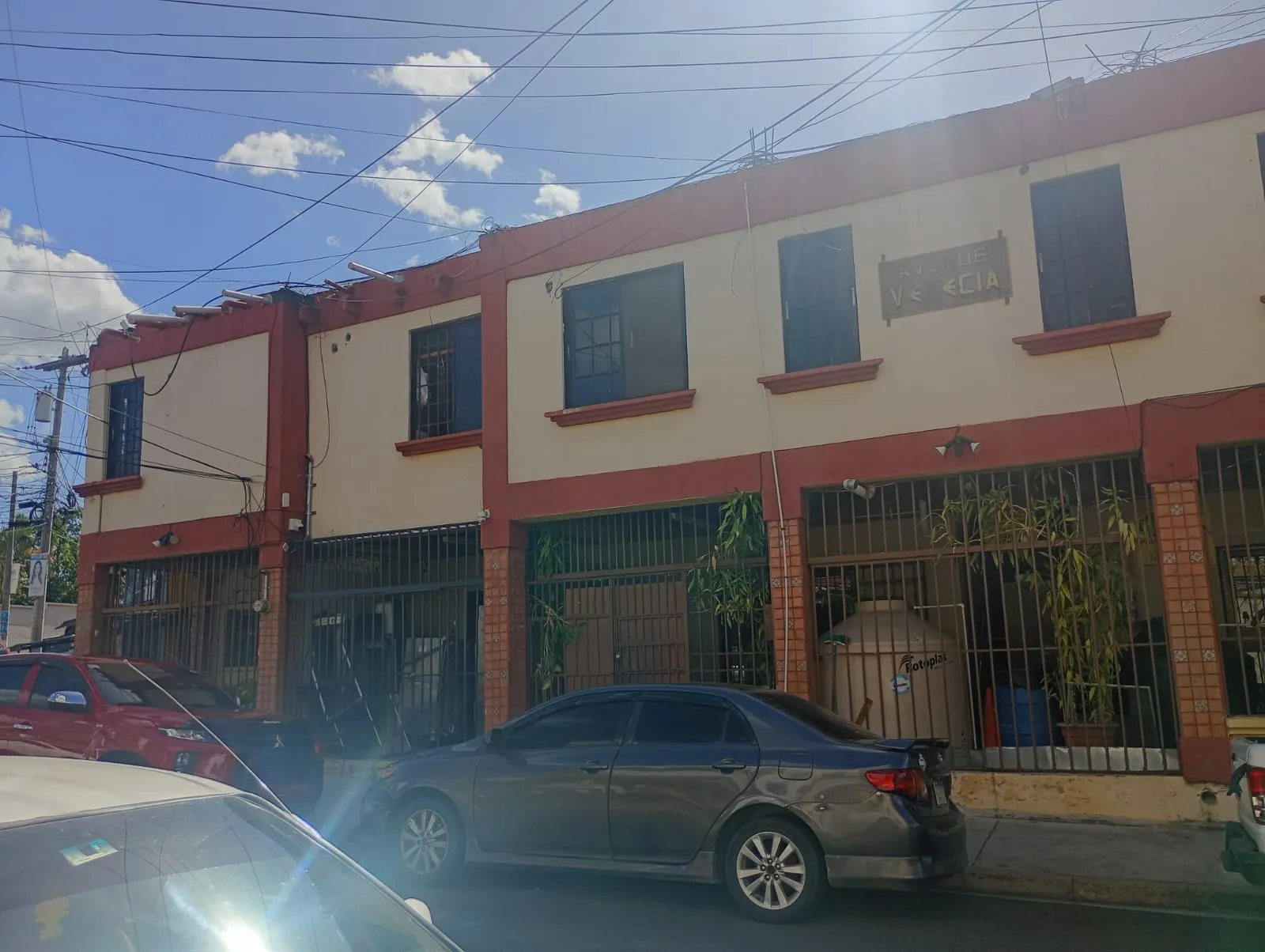 Fachada del local en Lavandería Fashion